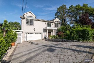 2186 Jones Road, Fort Lee, NJ 07024