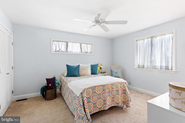 528 THOMAS AVE, Barrington, NJ 08007