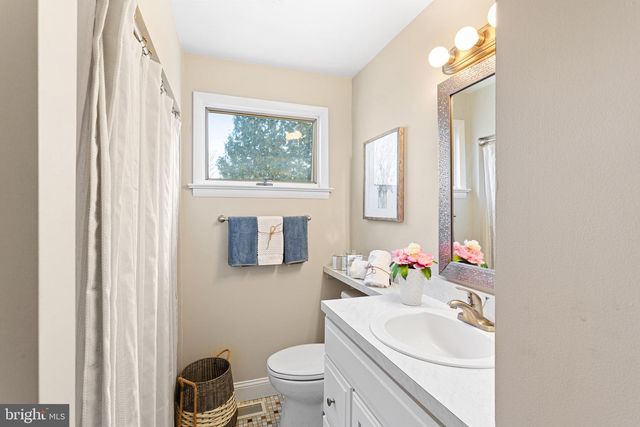 528 THOMAS AVE, Barrington, NJ 08007
