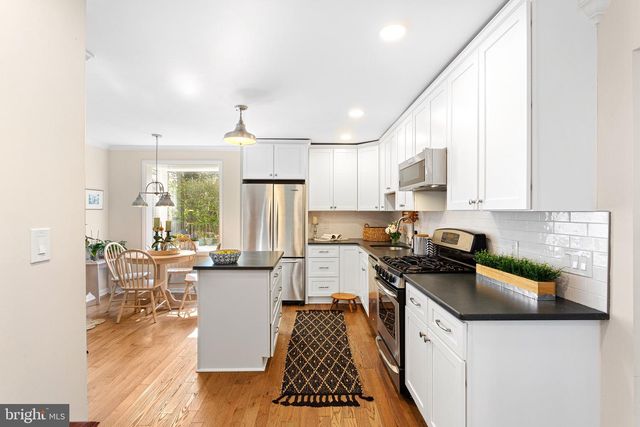 528 THOMAS AVE, Barrington, NJ 08007