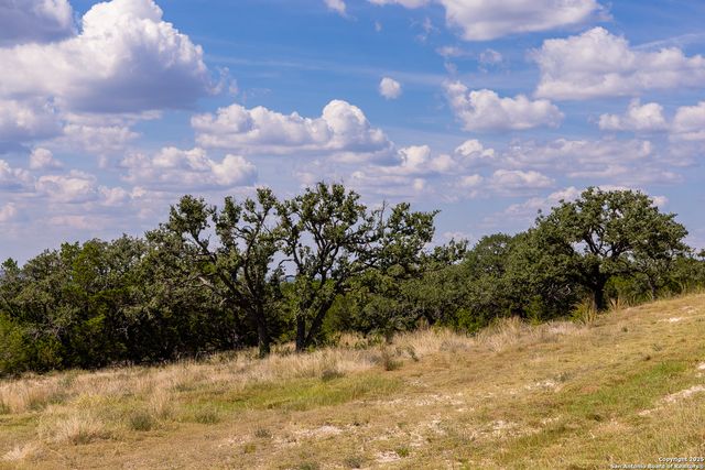 352 Dark Sky Path, Kerrville, TX 78028