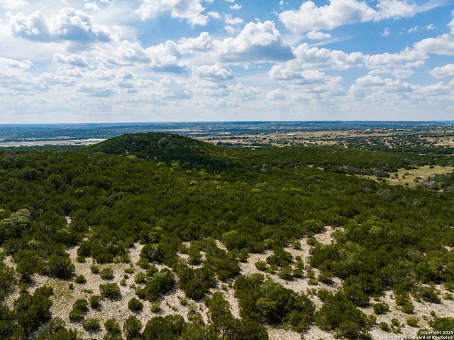 352 Dark Sky Path, Kerrville, TX 78028