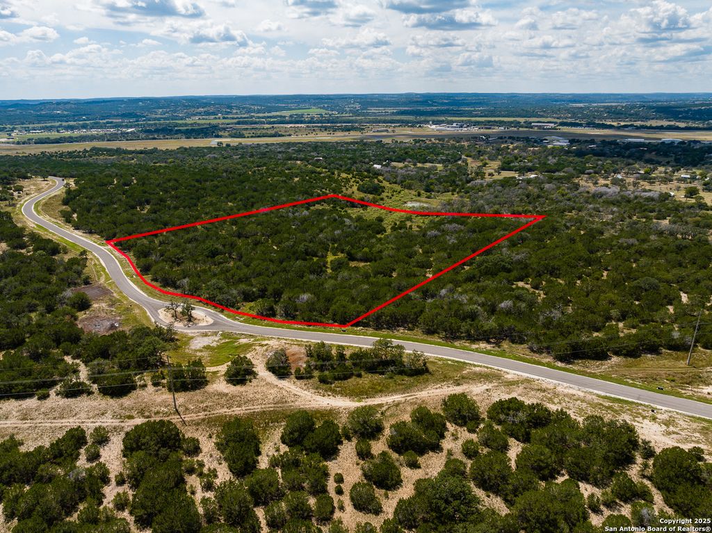 352 Dark Sky Path, Kerrville, TX 78028