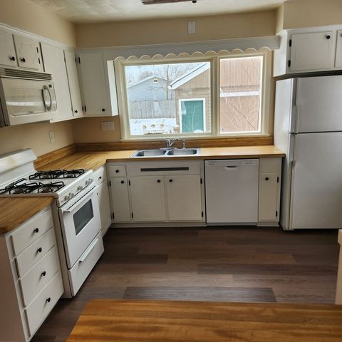 719 Grand Avenue, Loves Park, IL 61111