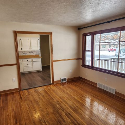 719 Grand Avenue, Loves Park, IL 61111