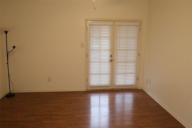 2001 Bering Drive 2F, Houston, TX 77057