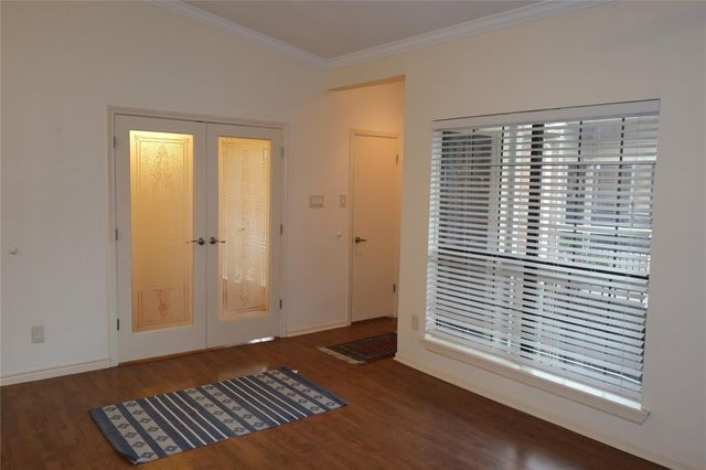 2001 Bering Drive 2F, Houston, TX 77057