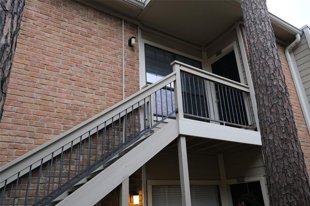 2001 Bering Drive 2F, Houston, TX 77057