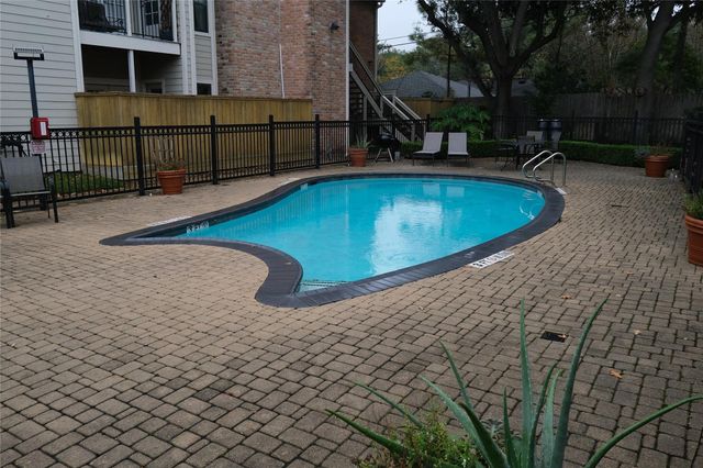 2001 Bering Drive 2F, Houston, TX 77057