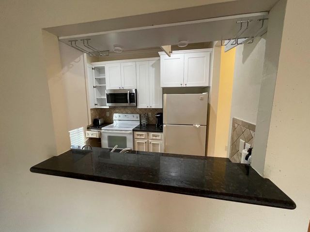 2001 Bering Drive 2F, Houston, TX 77057