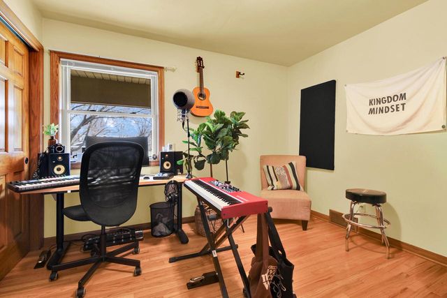W64N353 Madison AVENUE, Cedarburg, WI 53012