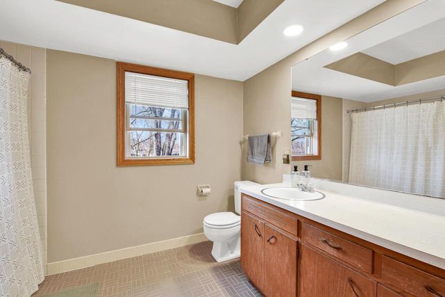 W64N353 Madison AVENUE, Cedarburg, WI 53012