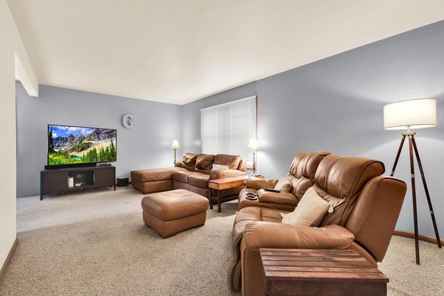 W64N353 Madison AVENUE, Cedarburg, WI 53012