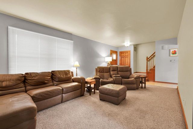 W64N353 Madison AVENUE, Cedarburg, WI 53012