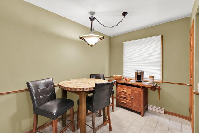 W64N353 Madison AVENUE, Cedarburg, WI 53012