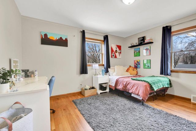 W64N353 Madison AVENUE, Cedarburg, WI 53012