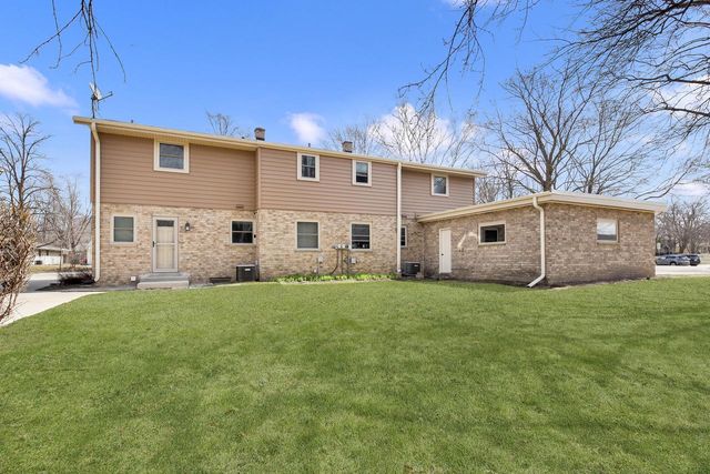W64N353 Madison AVENUE, Cedarburg, WI 53012