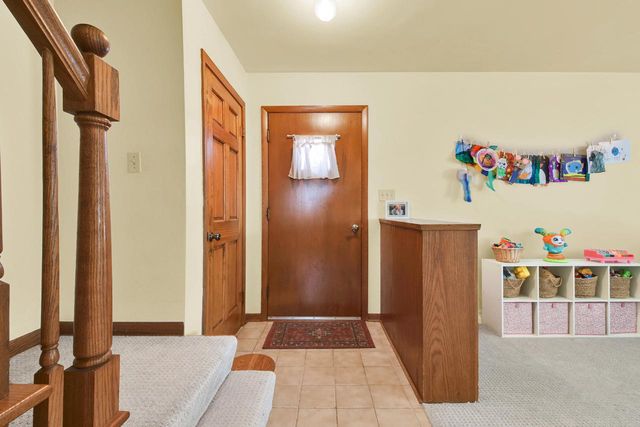 W64N353 Madison AVENUE, Cedarburg, WI 53012