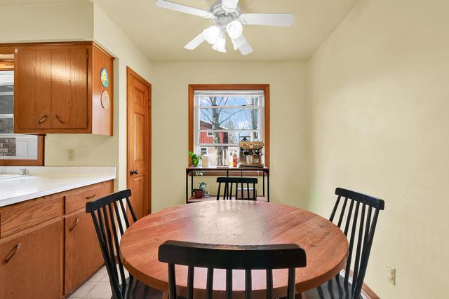 W64N353 Madison AVENUE, Cedarburg, WI 53012