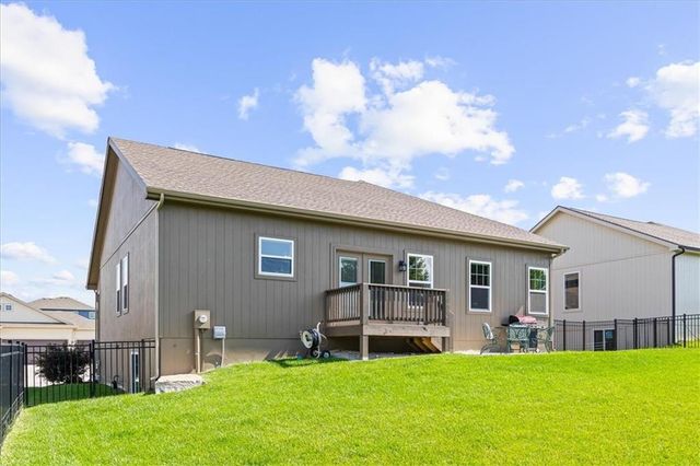31408 W 85th Terrace, De Soto, KS 66018