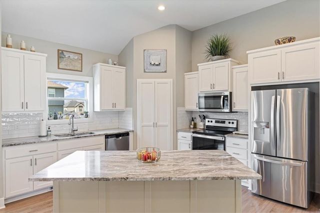 31408 W 85th Terrace, De Soto, KS 66018