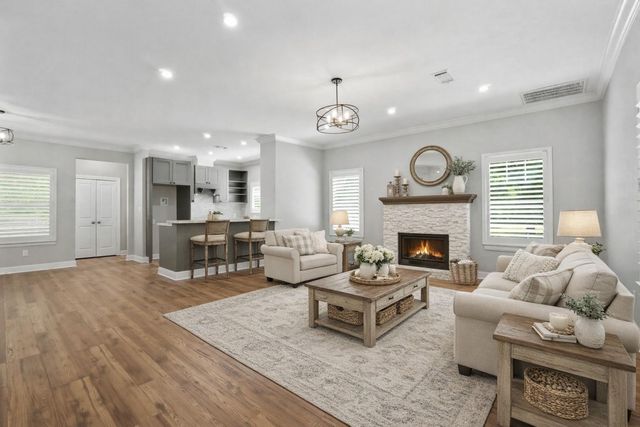 502 Louisa Street, Montgomery, TX 77356