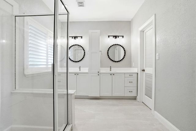 502 Louisa Street, Montgomery, TX 77356