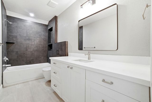 502 Louisa Street, Montgomery, TX 77356