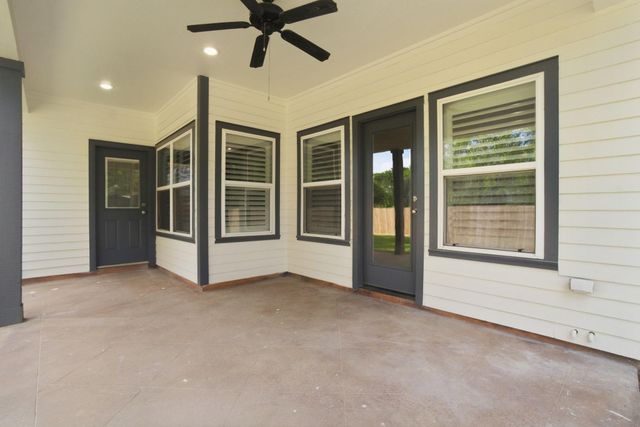 502 Louisa Street, Montgomery, TX 77356