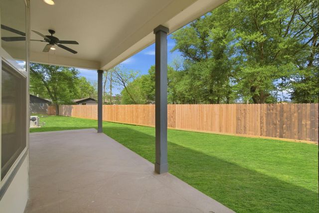 502 Louisa Street, Montgomery, TX 77356