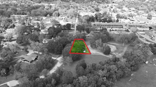 502 Louisa Street, Montgomery, TX 77356