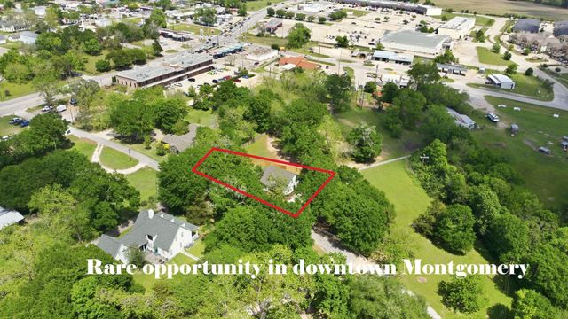 502 Louisa Street, Montgomery, TX 77356