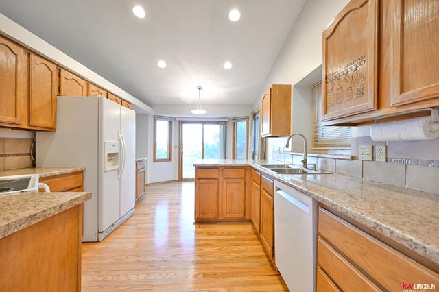 5301 Elk Ridge Road, Lincoln, NE 68516