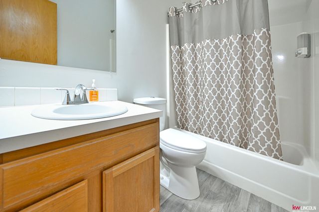 5301 Elk Ridge Road, Lincoln, NE 68516