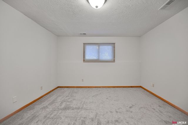 5301 Elk Ridge Road, Lincoln, NE 68516