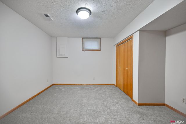 5301 Elk Ridge Road, Lincoln, NE 68516