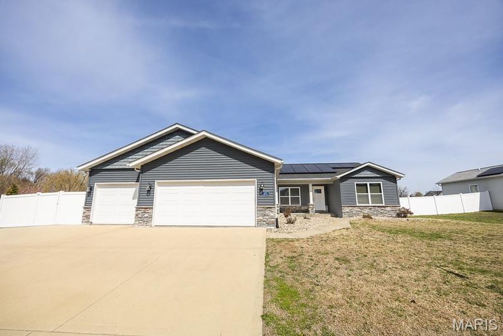 407 Sammy Lane, Caseyville, IL 62232