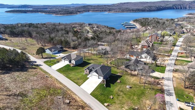 35 Silver Sunset Lane, Kimberling City, MO 65686