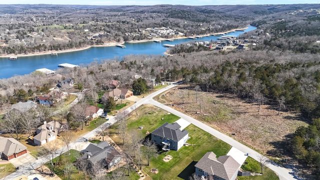 35 Silver Sunset Lane, Kimberling City, MO 65686