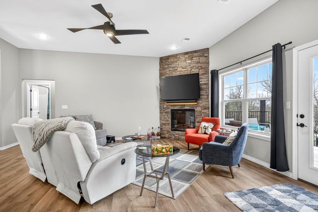 35 Silver Sunset Lane, Kimberling City, MO 65686