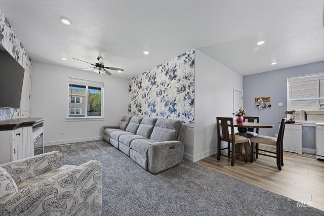 11390 Aspen Hill Dr, Caldwell, ID 83605