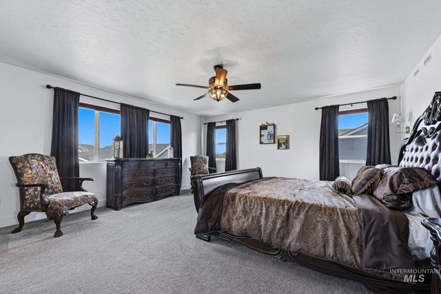 11390 Aspen Hill Dr, Caldwell, ID 83605