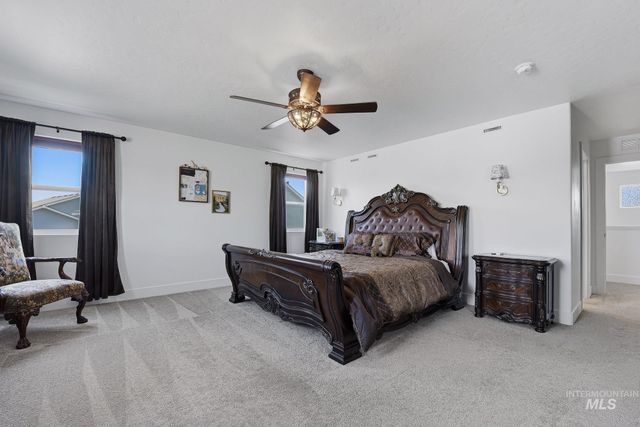11390 Aspen Hill Dr, Caldwell, ID 83605
