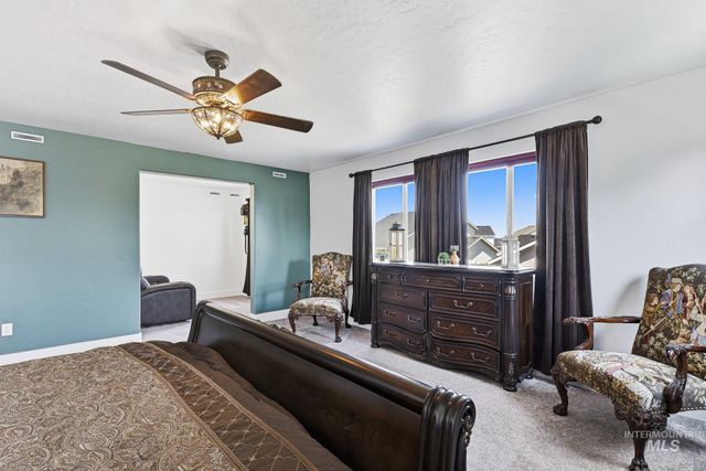 11390 Aspen Hill Dr, Caldwell, ID 83605