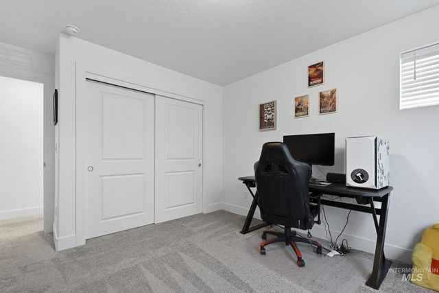 11390 Aspen Hill Dr, Caldwell, ID 83605