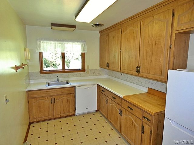 1976 Creekside Drive, Newfane, NY 14028