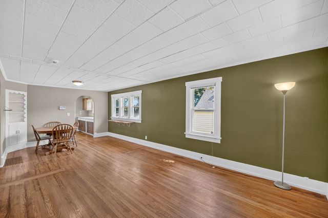 1541 28th Street, Des Moines, IA 50311