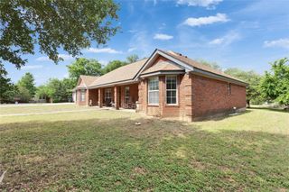 725 Green Valley DR NE, Bastrop, TX 78602