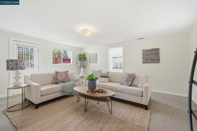 2831 Richard Ave, Concord, CA 94520