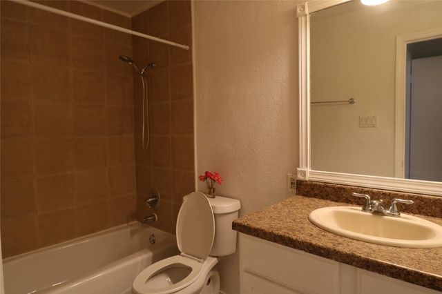 10811 Richmond Avenue 11, Houston, TX 77042